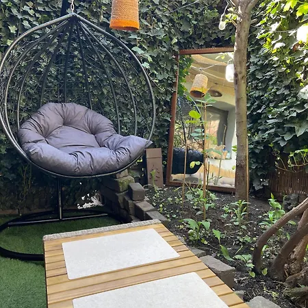 Garden * בוקרשט